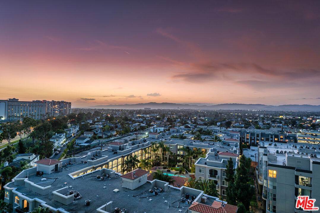 13700   MARINA POINTE DR 1BR Marina Del Rey La