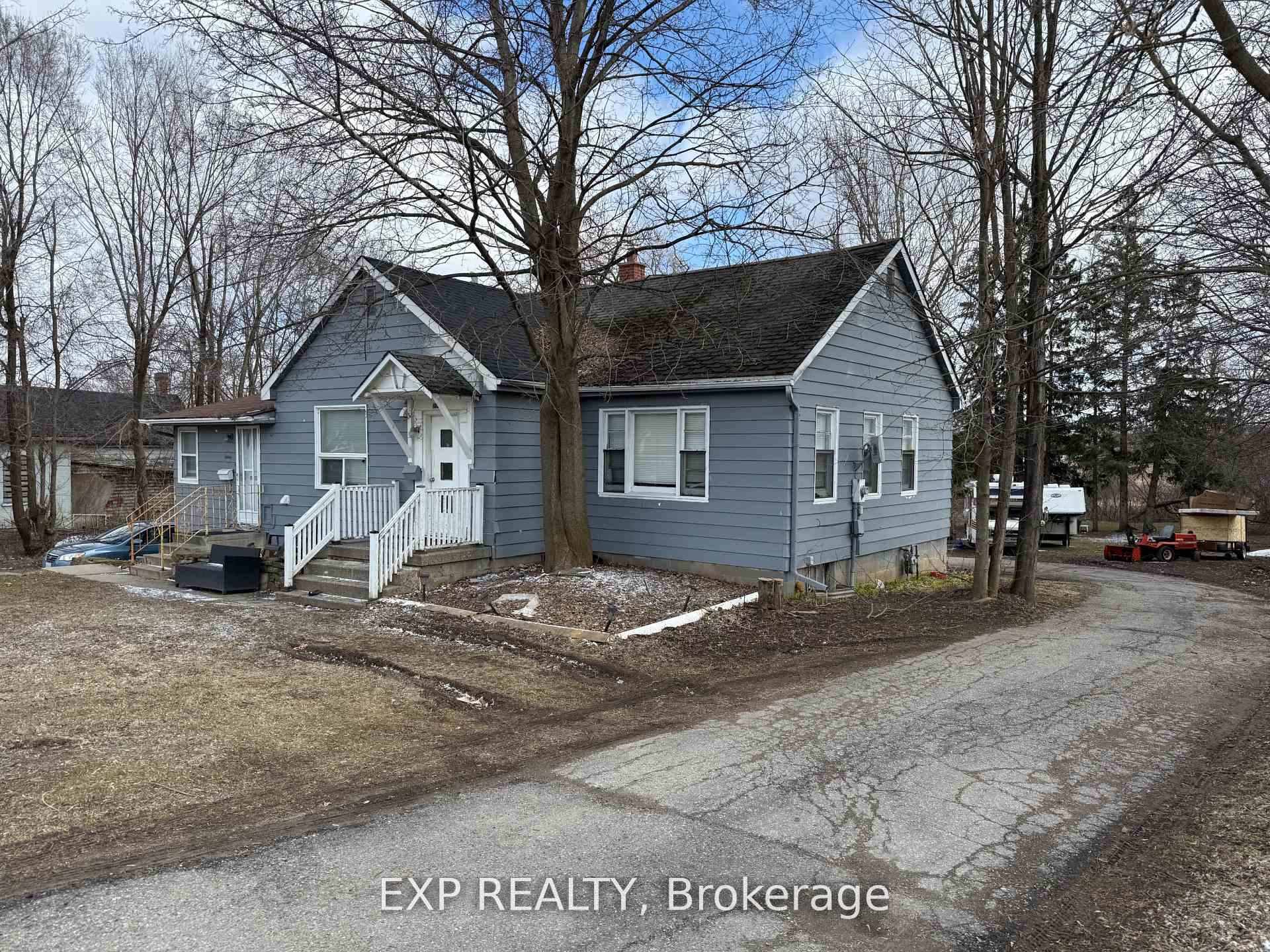 Phenomenal Investment Opportunity, 3 self contained, separate units, in the Heart of Beautiful Orangeville !