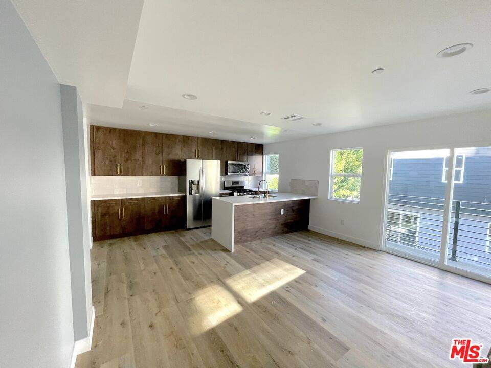 1554 Winona Blvd 5BR Hollywood Hills East La
