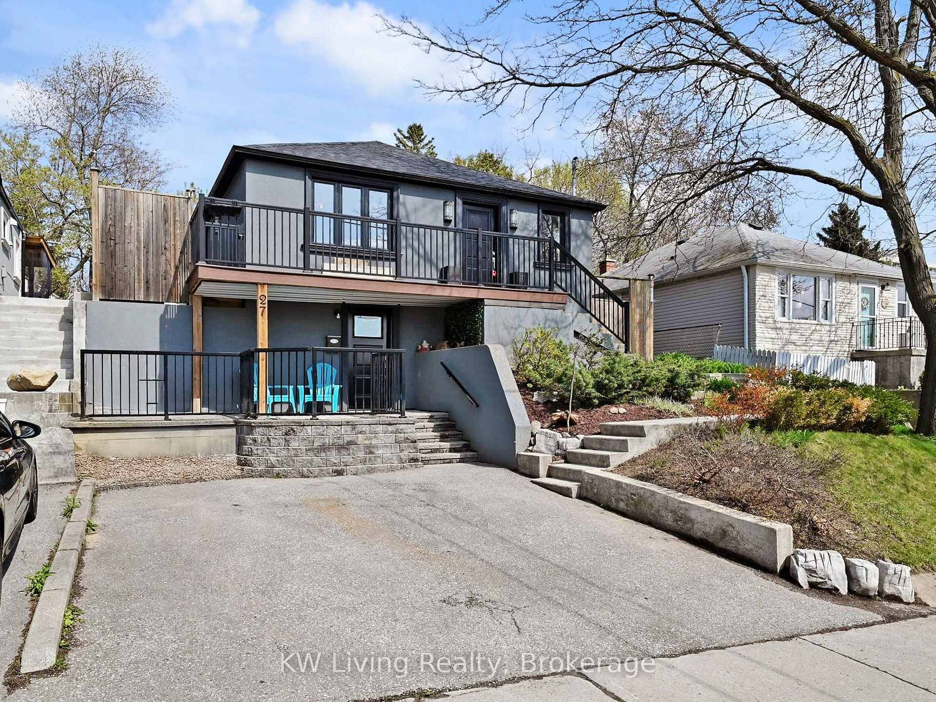 Newly renovated beautiful home on a wonderful street only 1 km away from Victoria Park station.
