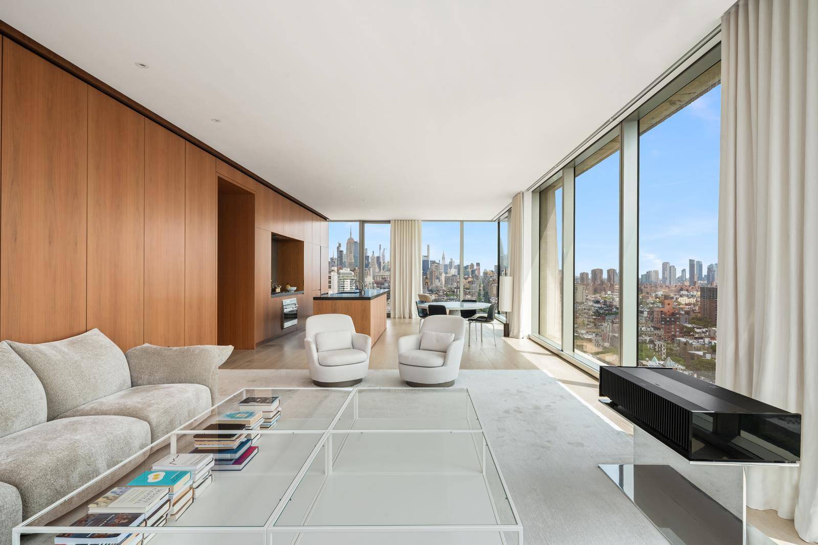 It is rare to find a residence that offers complete privacy and discretion, paired with exceptional views in the heart of New York City's most exciting and vibrant downtown neighborhood.