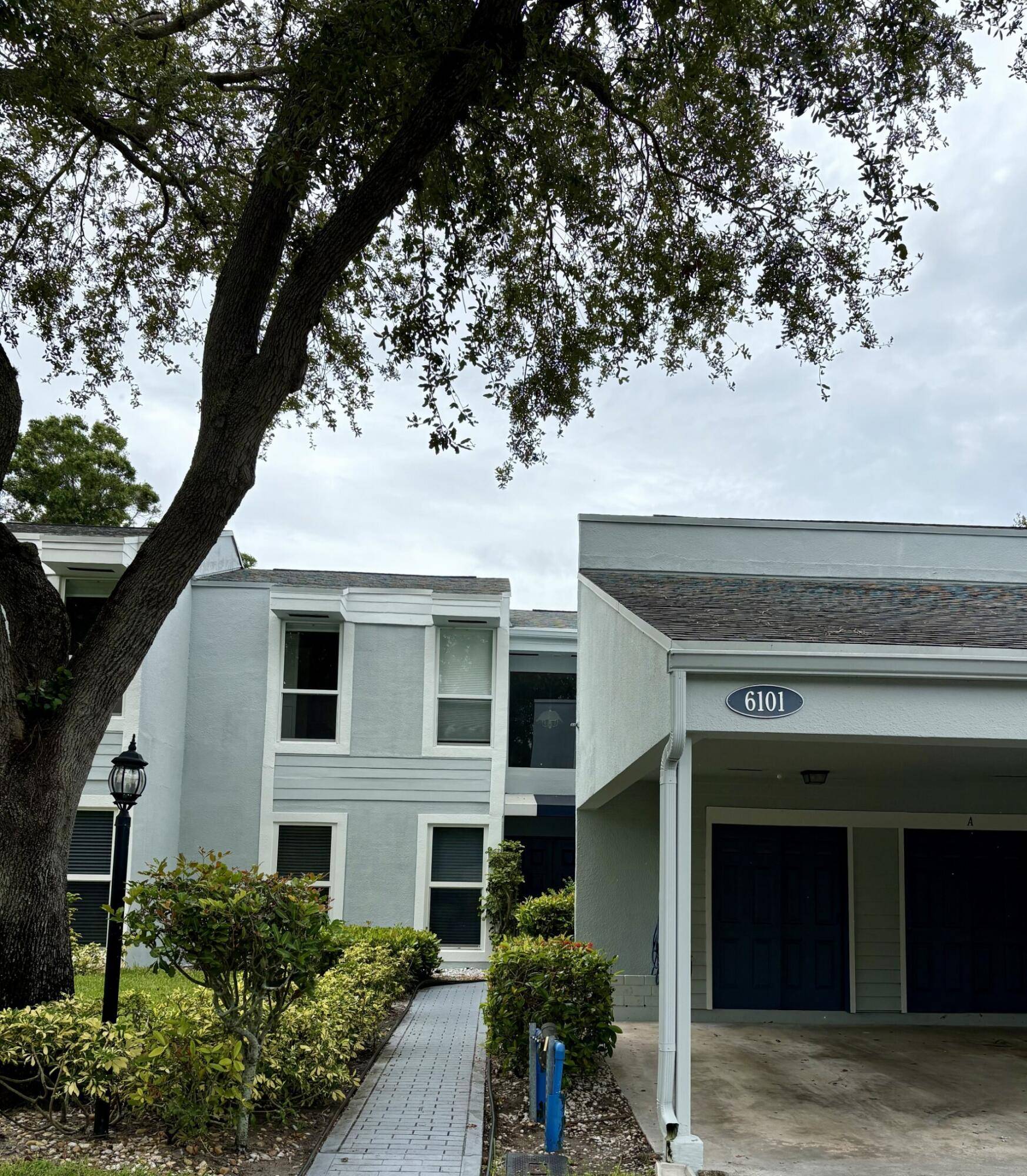 Experience the best of Boca Raton living in this spectacular 3 bedroom residence offering breathtaking lake views and exceptional privacy.