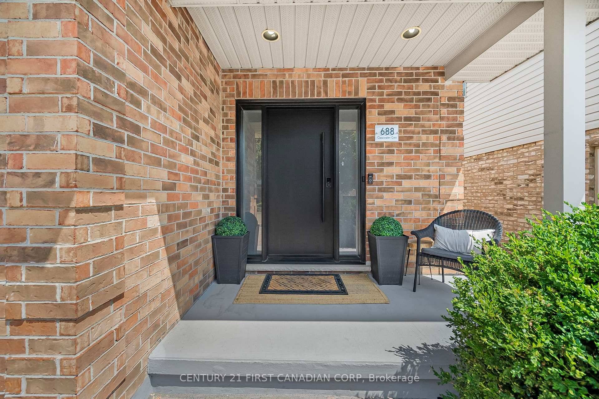 Lots of renovations and a dream backyard !