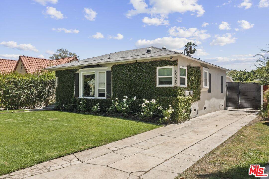 6526 6528  San Vicente Blvd 3BR Beverly Grove La