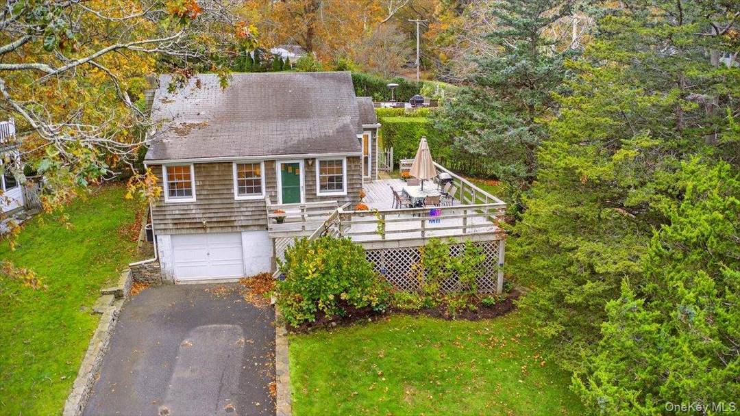 Welcome to this charming cottage located around the bend from Long Beach and just minutes from Sag Harbor Village.