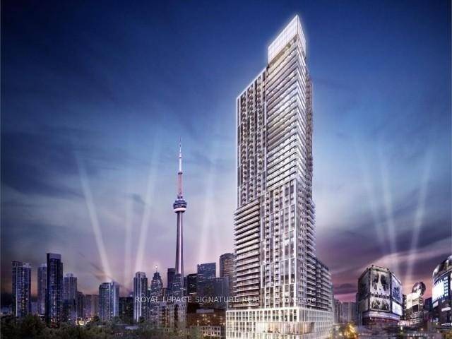 Bright and modern 2 bedroom condo in the heart of downtown !