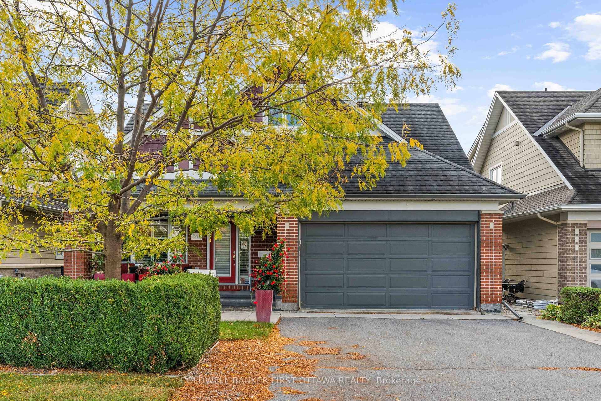 OPEN HOUSE MAY 11 2 4PM Barry Hobin designed, Uniform built and situated in the award winning golf course community of Stonebridge.