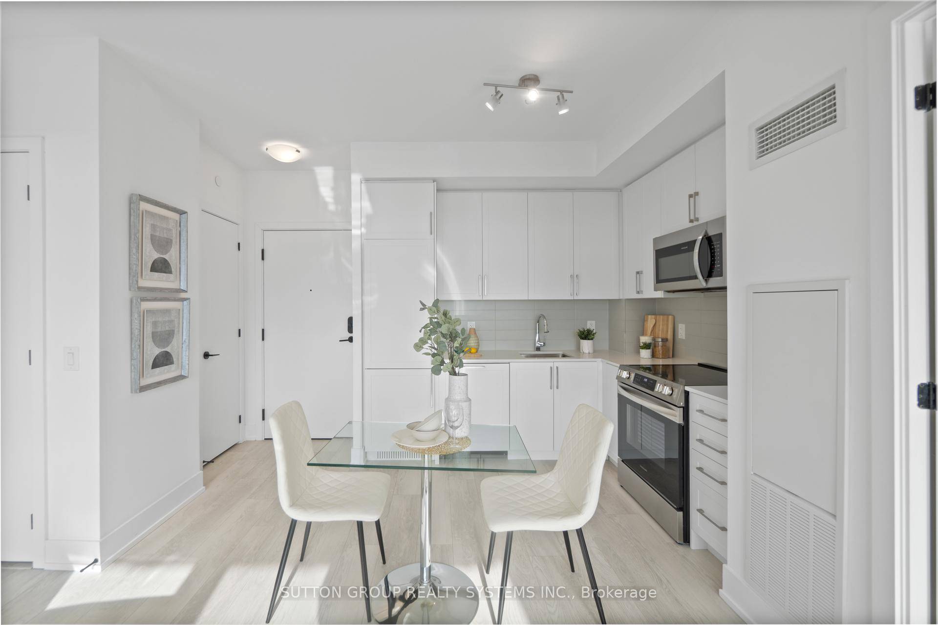 This One of a kind, Meticulously Kept 2 Bedroom 2 bath Condo Boasts Over 700 Sq Ft Of Living Area With A Spacious amp ; Practical Layout Nestled In One ...