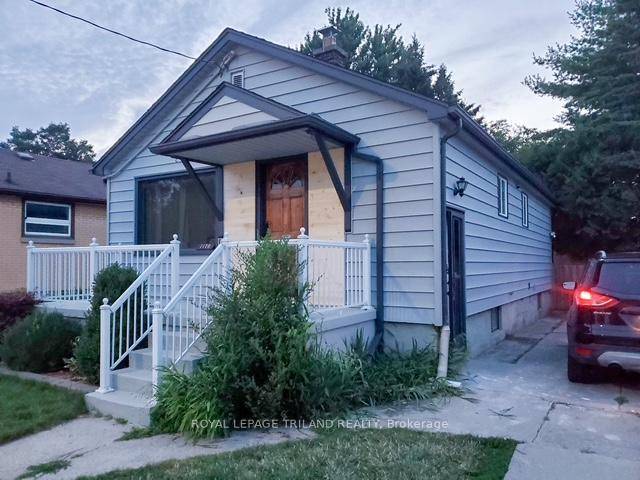 Welcome to this totally renovated main floor unit boasting new vinyl flooring, light fixtures and a gourmet kitchen with built in appliances.
