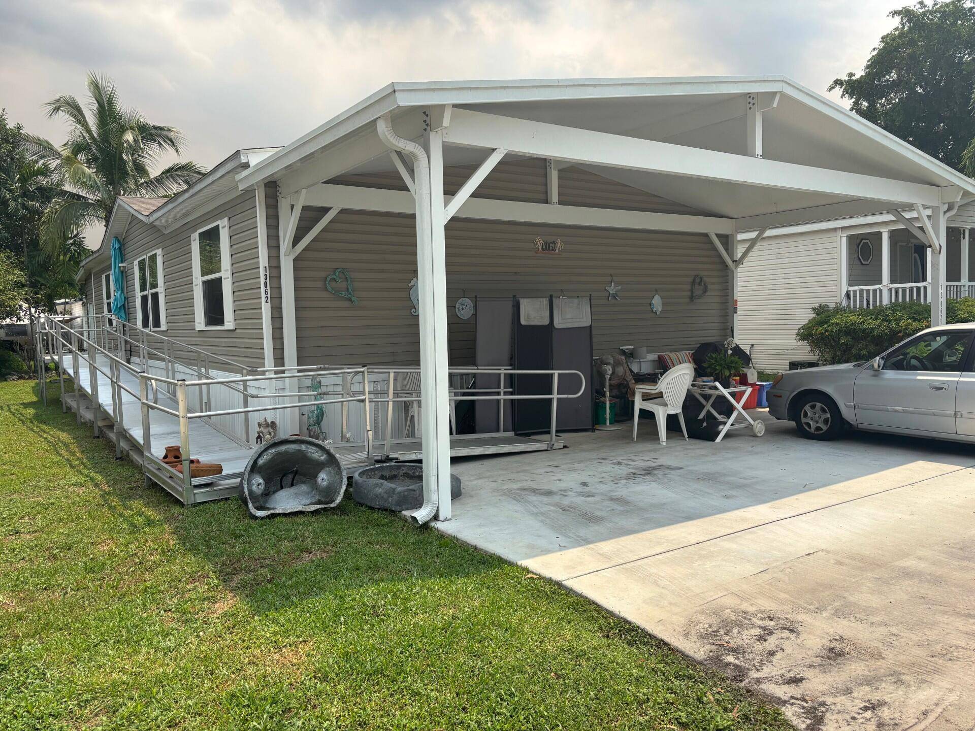 DON'T MISS THE OPPORTUNITY TO SEE THIS BEAUTIFUL, SPACIOUNS AND WELL MAINTAINED MANUFACTURED HOME WITH 3 BEDROOMS, 2 BATH'S.