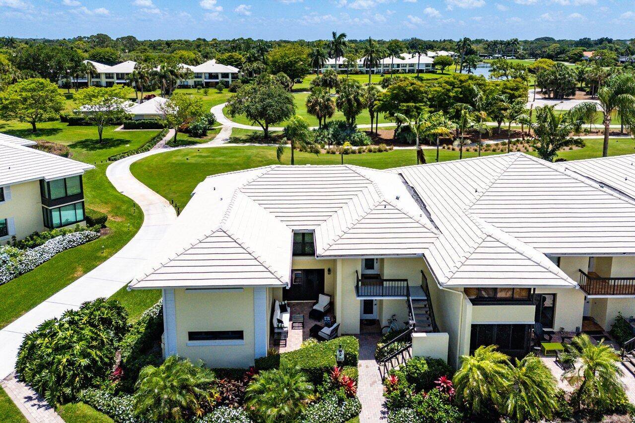 Stunning views of 18th Fairway, partial view of signature 17th Fairway.
