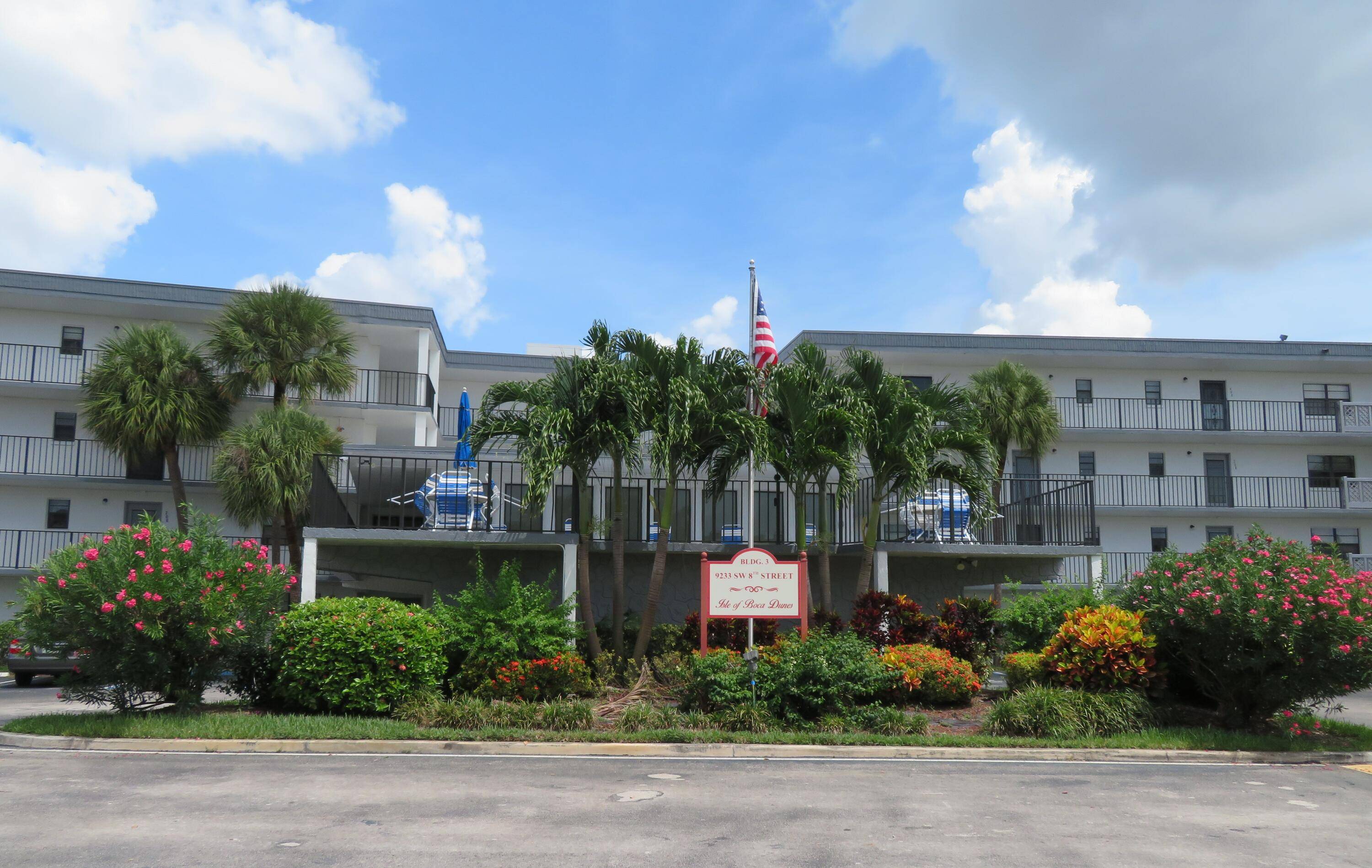 MOTIVATED SELLERS ! ! 12K PRICE REDUCTION !
