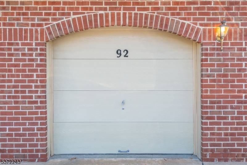 Welcome to this beautifully maintained 3 bedroom, 2.