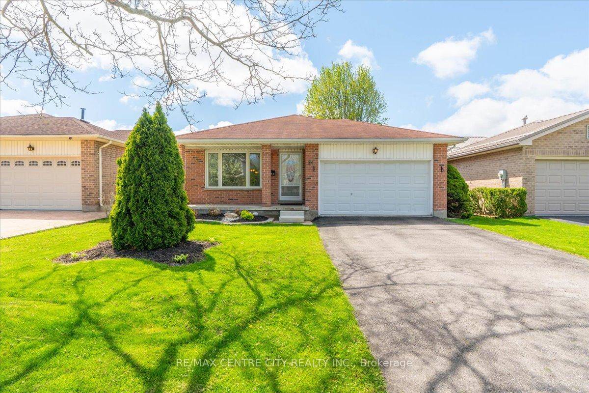 Welcome to 91 Josselyn Drive a spacious 4 level backsplit featuring 4 bedrooms, 2 full bathrooms including a 3 piece ensuite, and an attached 1.