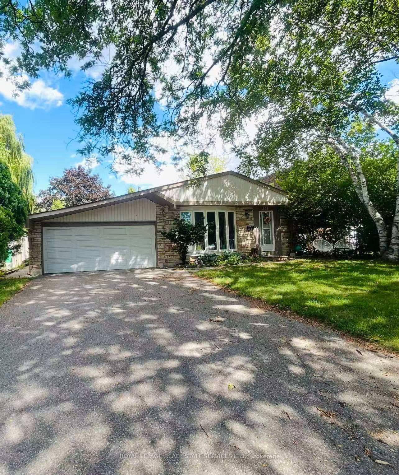 Well Maintained 3 Bedroom 2 Story Detached Home On Huge Lot In a Quiet, Family Friendly Neighbourhood In The Heart of the City.