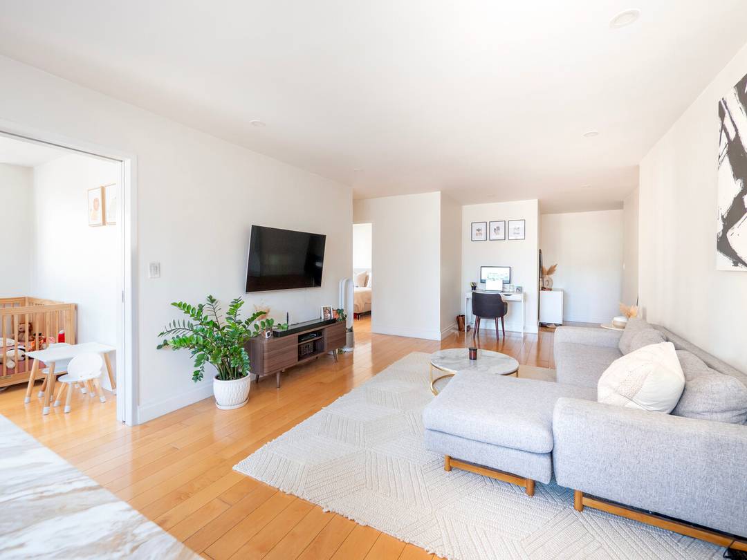 First showing this Sunday at the Open House Welcome home to this beautifully renovated, sun filled corner two bedroom residence with open city views, located in the highly sought after ...