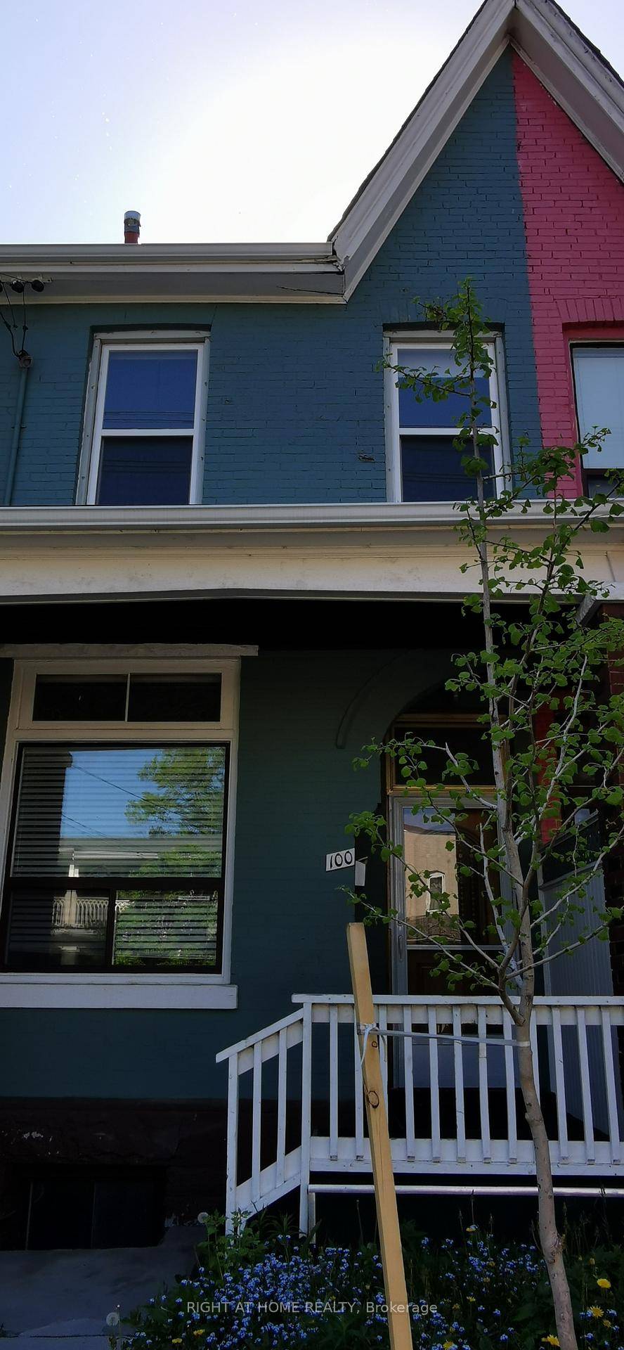 Good size house, spacious, lot of windows for natural light, high ceiling, first floor 10', second floor 9'.