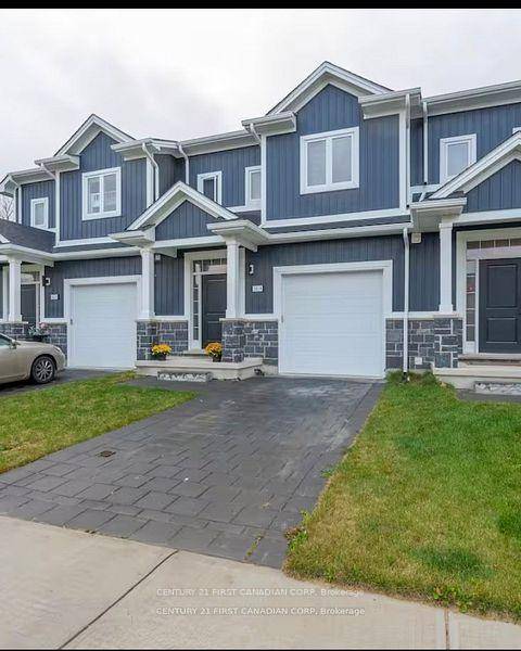 Located in Hyde Park, this 3 bedroom, 4 bathroom townhouse invites comfort and exudes modern elegance.