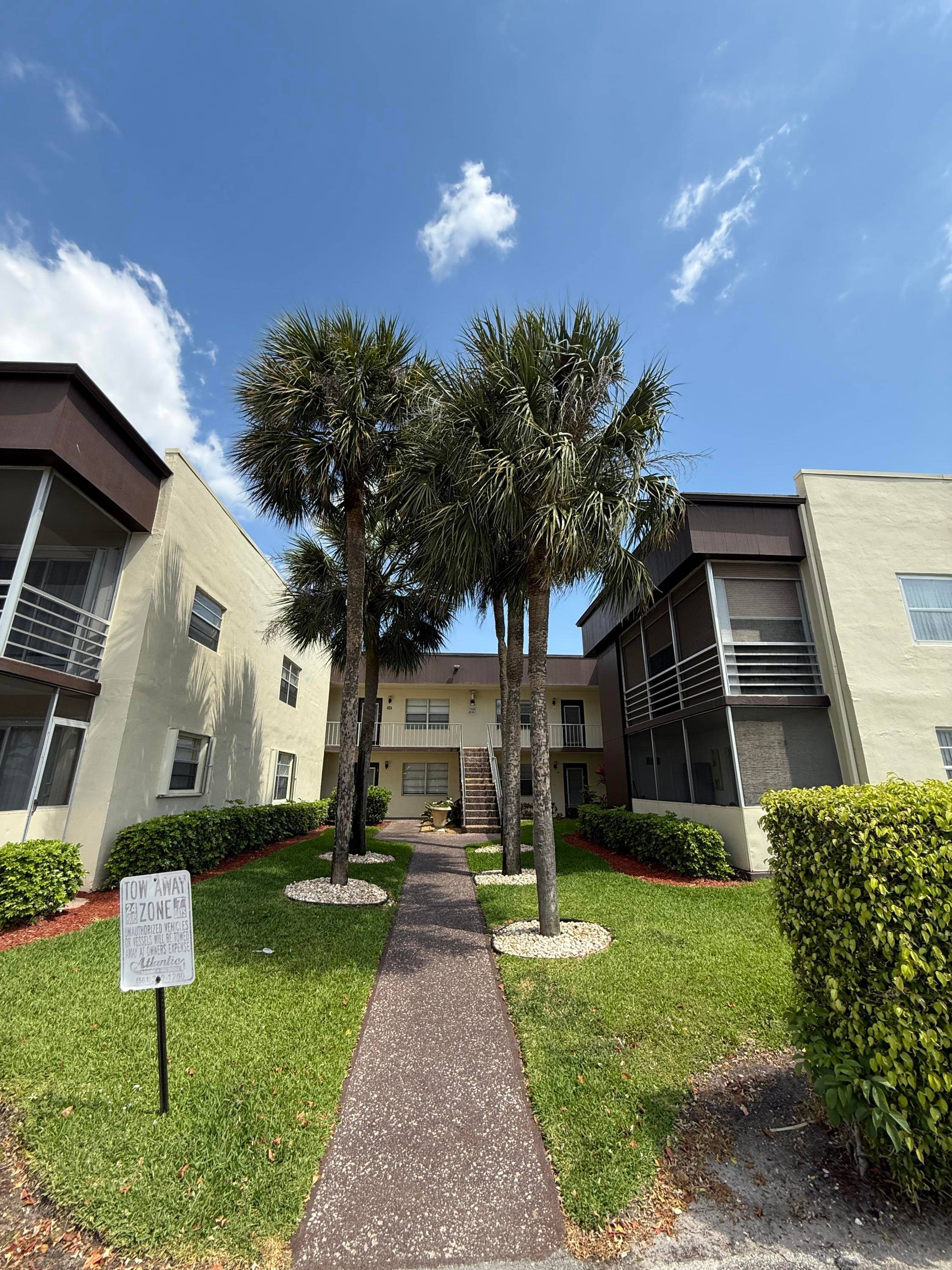 Great value for this beautiful, clean, light and bright 2 bedroom 2 baths unit, that features tile floors throughout, washer and dryer, screened balcony, overlooking the golf course, clubhouse and ...