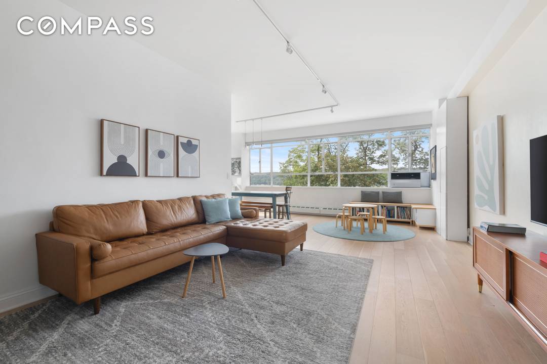 For showings on Sunday, please request a viewing by 5 pm on Saturday.