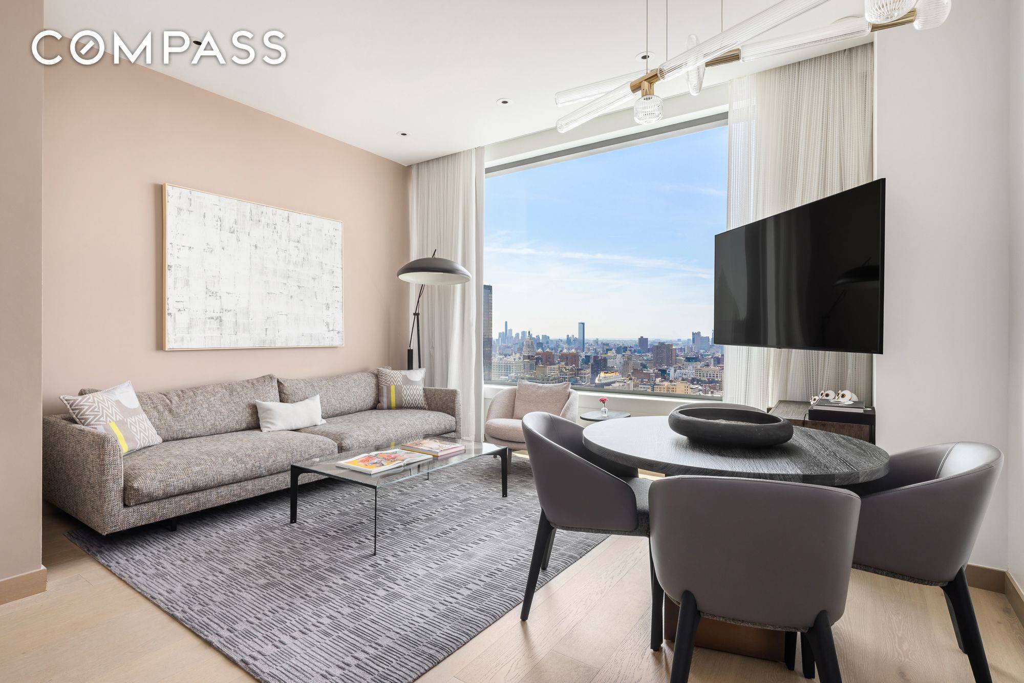 NEW YORK'S BEST PIED A TERRE STRUCTURE.