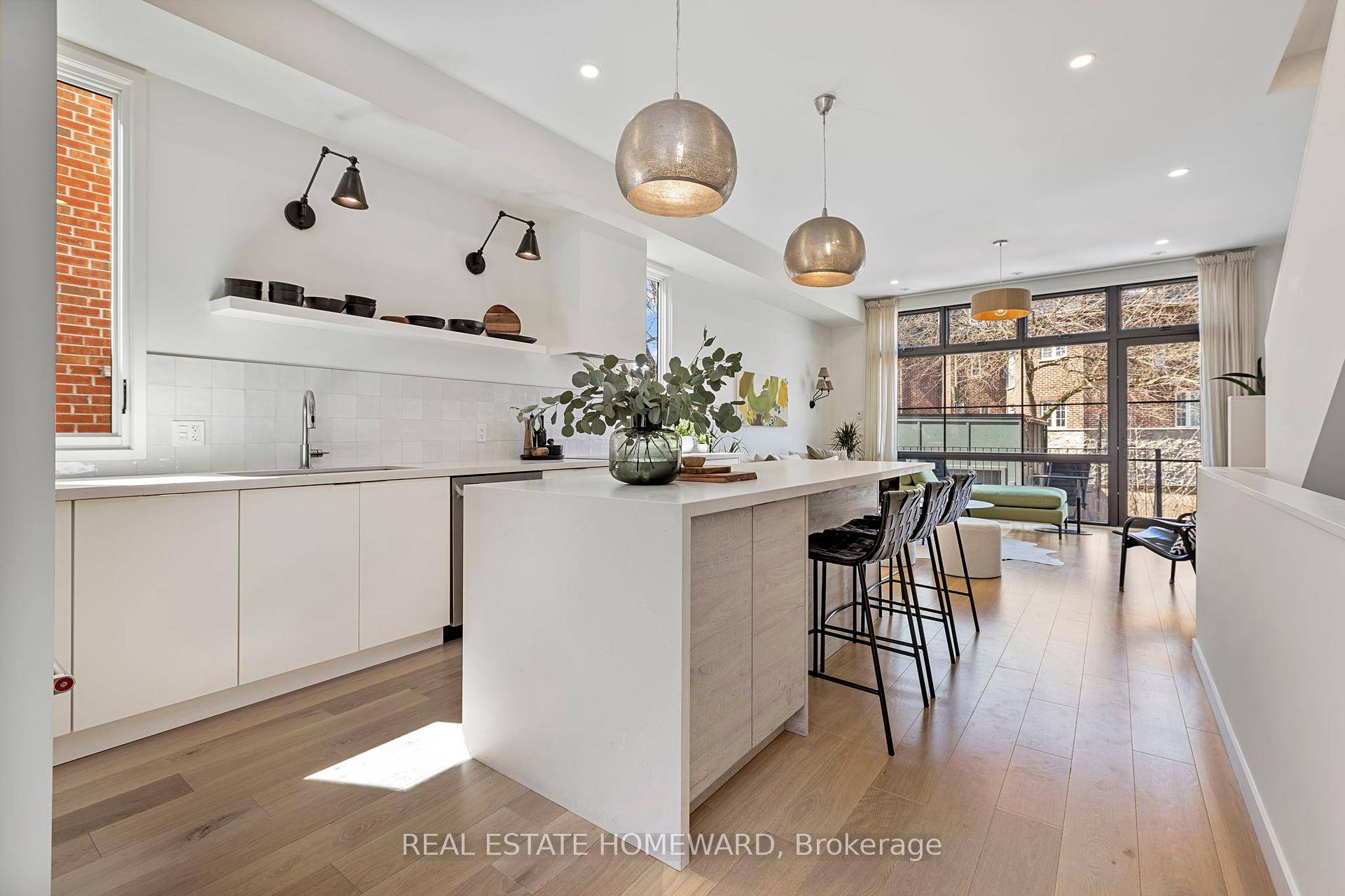 Incredible Custom Beach Home Delights With its Light and Ceiling Height !