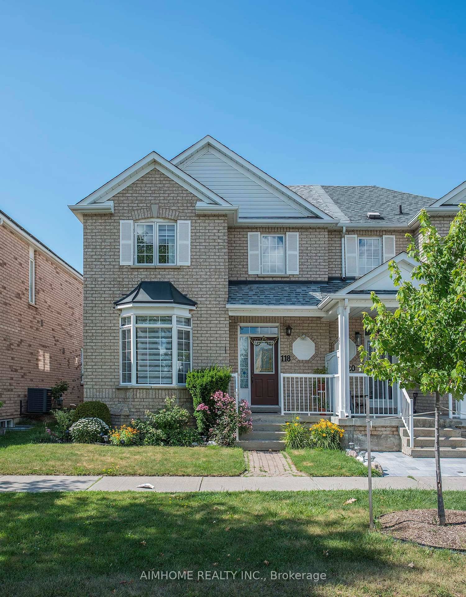 Beautiful and well maintained Semi detatched home in Quite and Peaseful Berczy community.