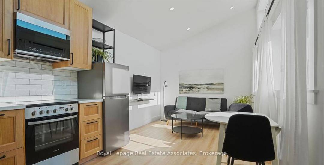 Charming self contained Additional Dwelling Unit at 45 Bond St, Kitchener !