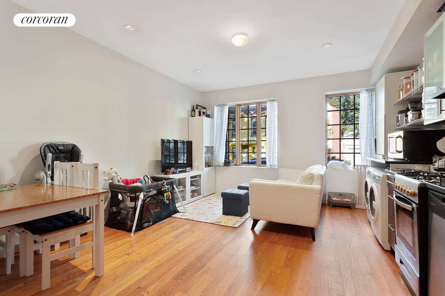 Greenwood Five Unit Rental building with separated utilities Be ahead of the curve and find yourself invested in a smart find in one of the fastest appreciating neighborhoods in Brooklyn.