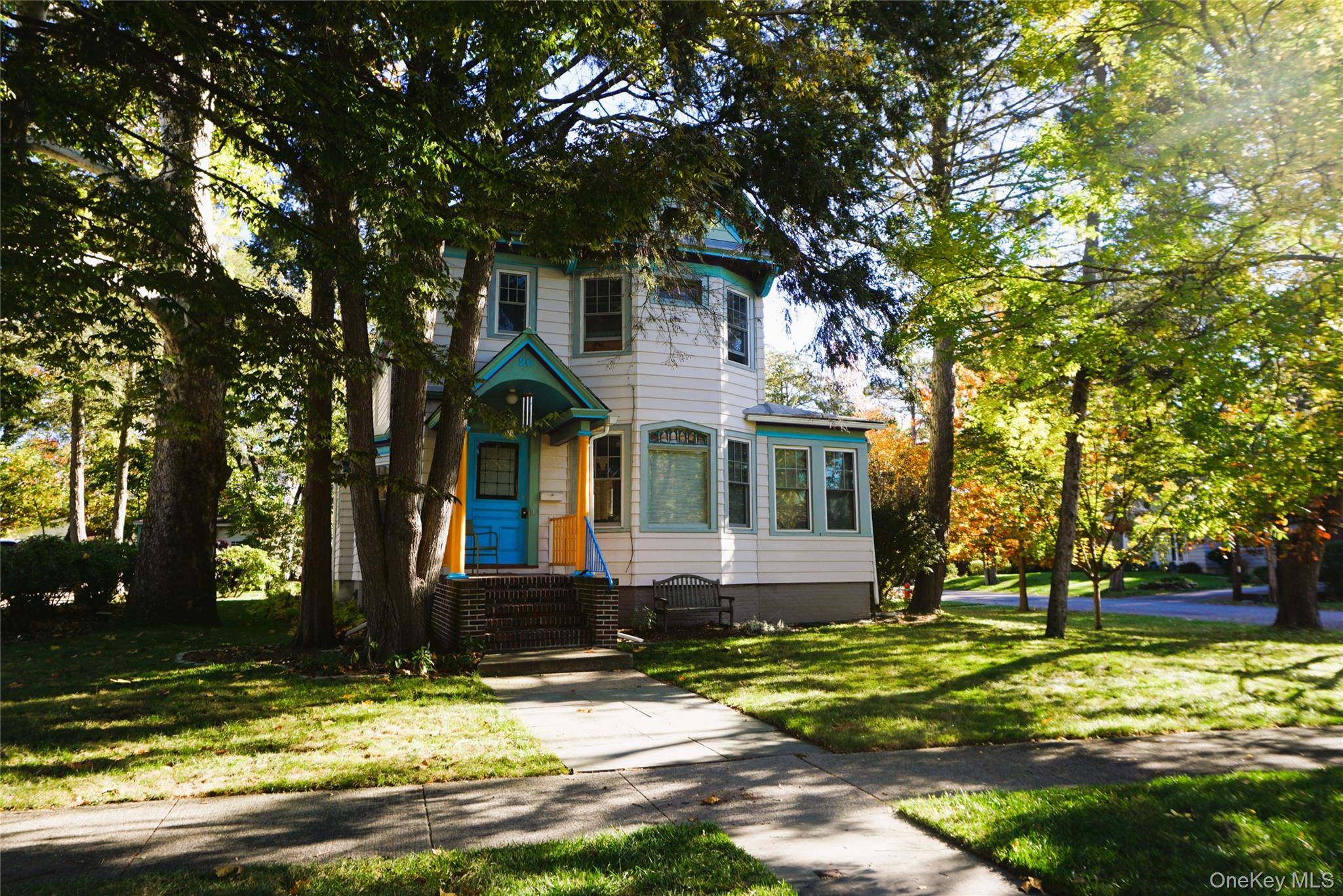 Circa 1900s Charming Victorian !