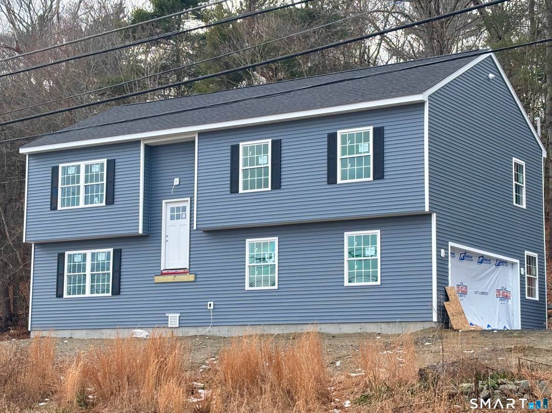 A Wonderful opportunity to own a BRAND NEW and quality constructed home in Canterbury.