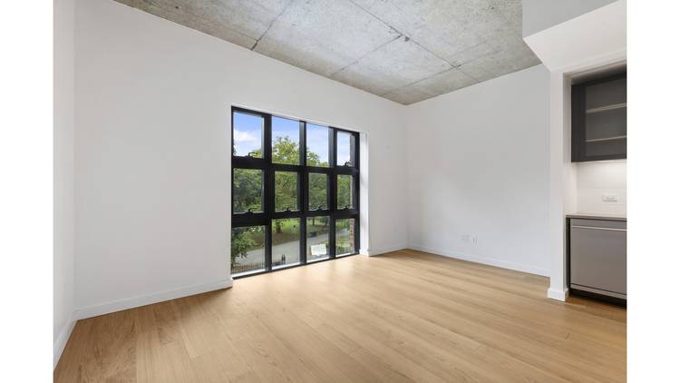 Must see Studio Residence with Balcony !