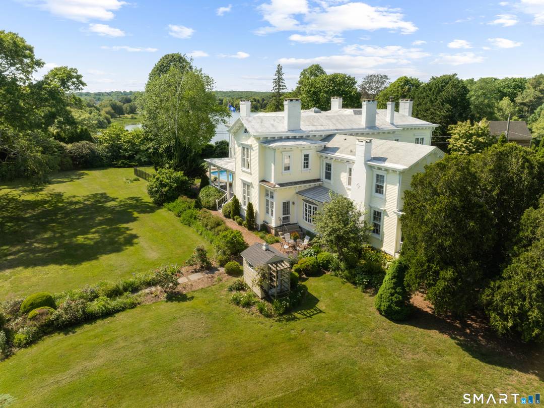 Cove Lawn Historic Italianate Estate with Water Views Guest House.