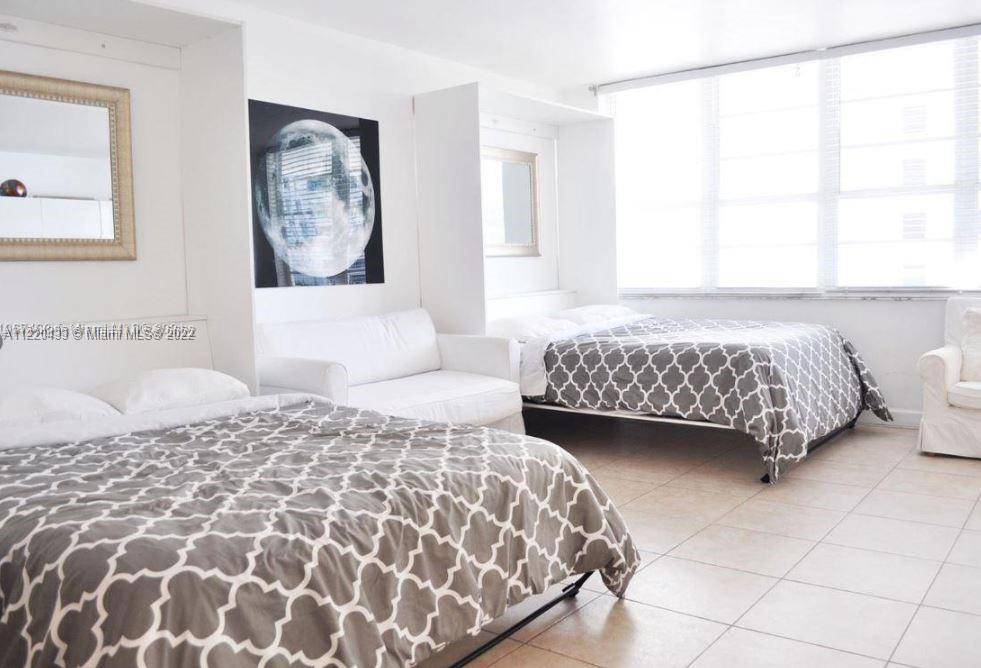 Studio in The Decoplage Condominium where Lincoln Rd meets the ocean.