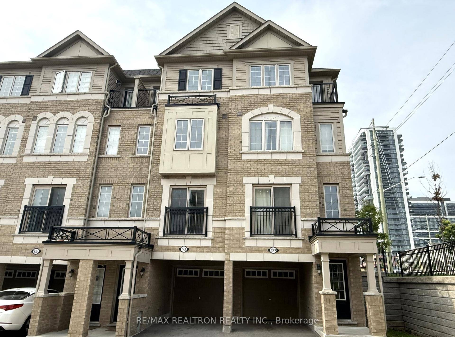 Absolutely Charming and Spacious, this end unit town nestled in Sensational Windfields North Oshawa's Finest Community awaits !