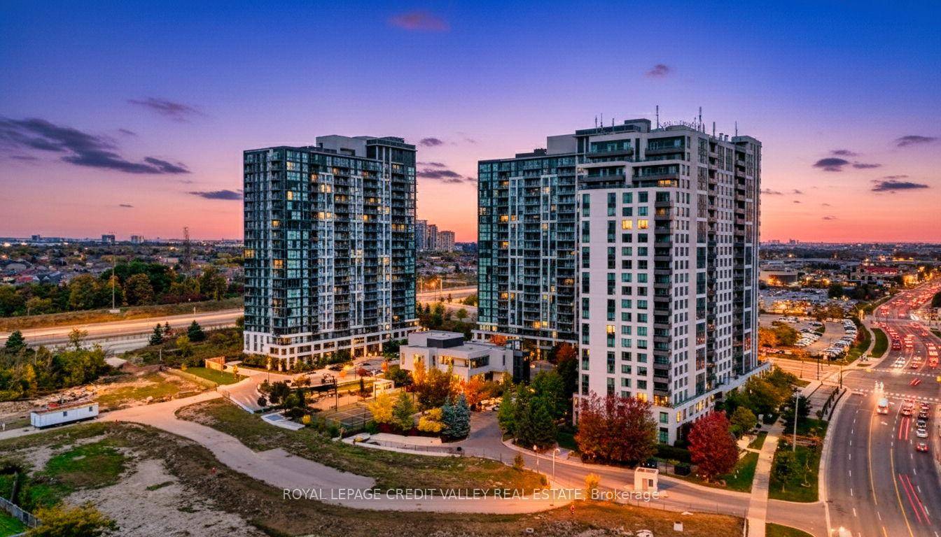 Built in 2021, this modern 1 bedroom den, 1 bathroom condo offers 645 sq.