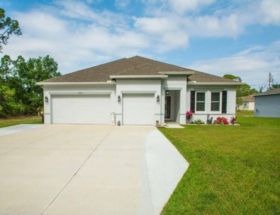 County Living Modern Comfort This 2020 built, 4 bed BONUS ROOM, 3 bath, 3 car garage home offers the perfect blend of tranquility convenience !