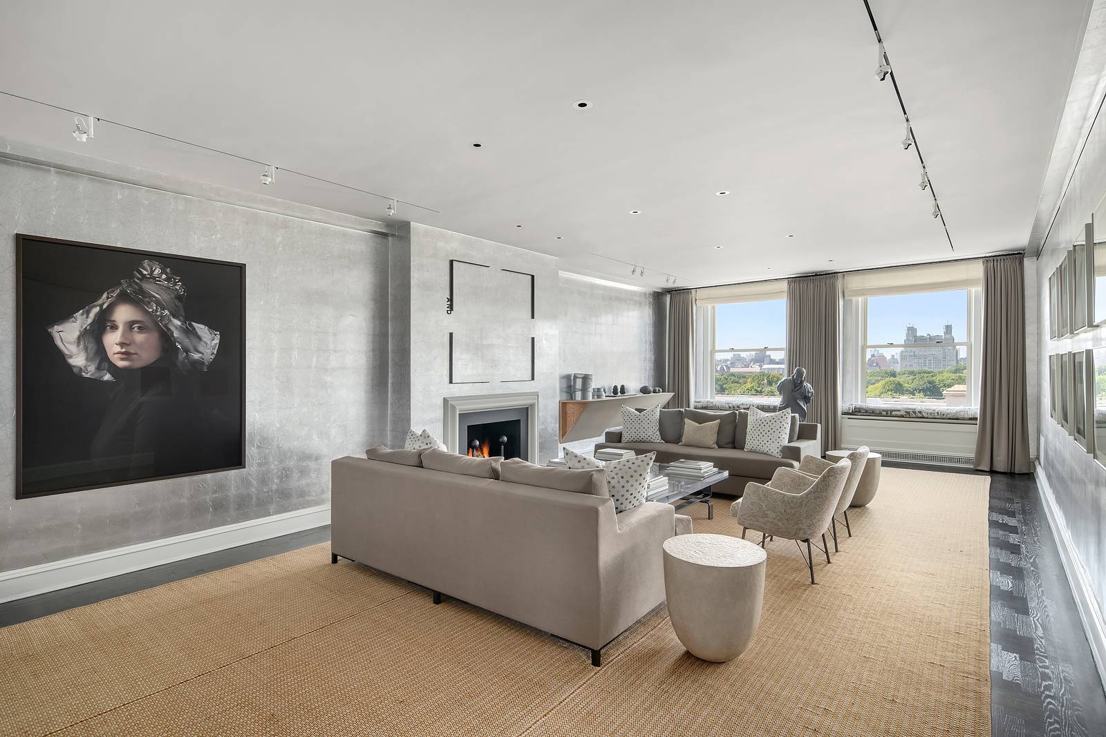 Welcome to apartment 12B at 1010 Fifth Avenue the pinnacle of Upper East Side sophistication.