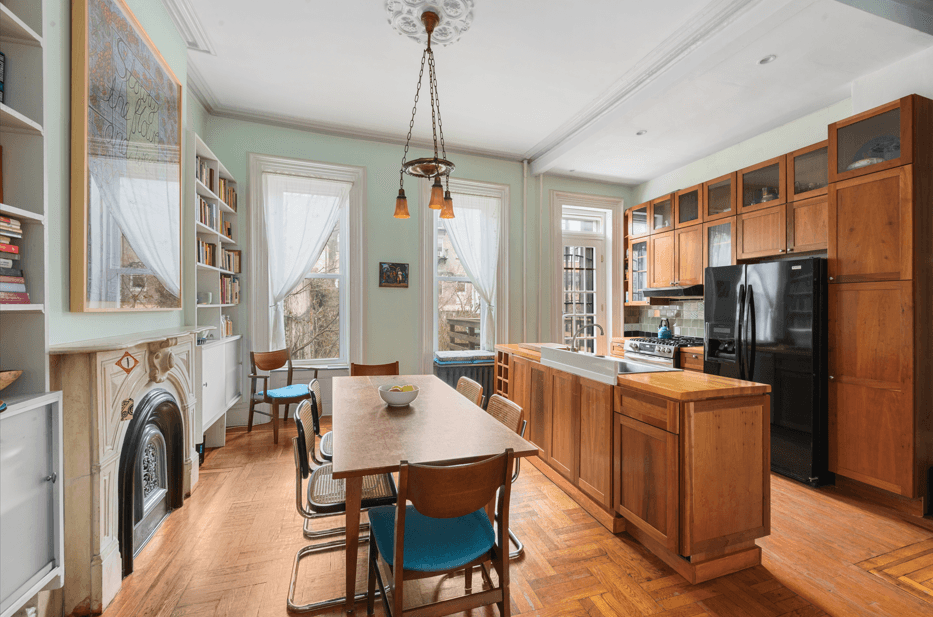 SHORT TERM FURNISHED RENTAL BEING OFFERED FROM JULY 1st THROUGH SEPTEMBER 30th 2025.
