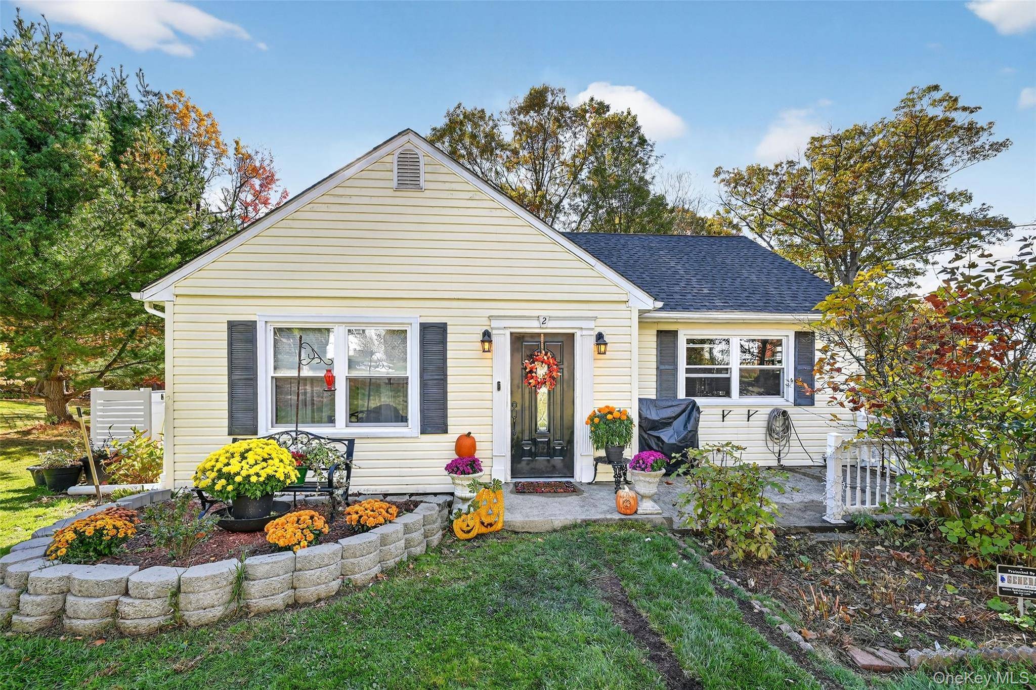 Charming Cape in Highland Mills A Gardener s Paradise with Modern Upgrades !