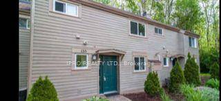 Lovely open concept condo townhouse with all Collingwood has to offer !
