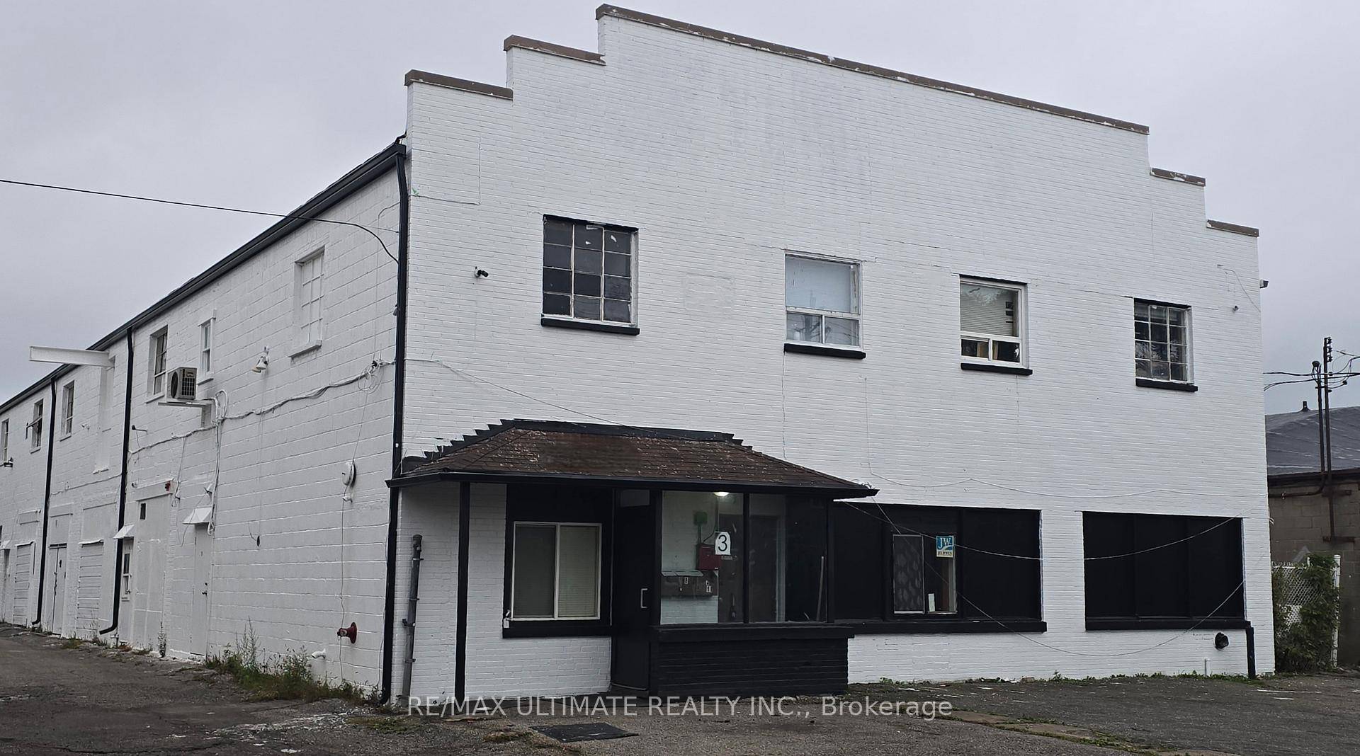Opportunity for a wide range of uses, 2nd floor industrial space, formerly used as HVAC workshop warehouse.