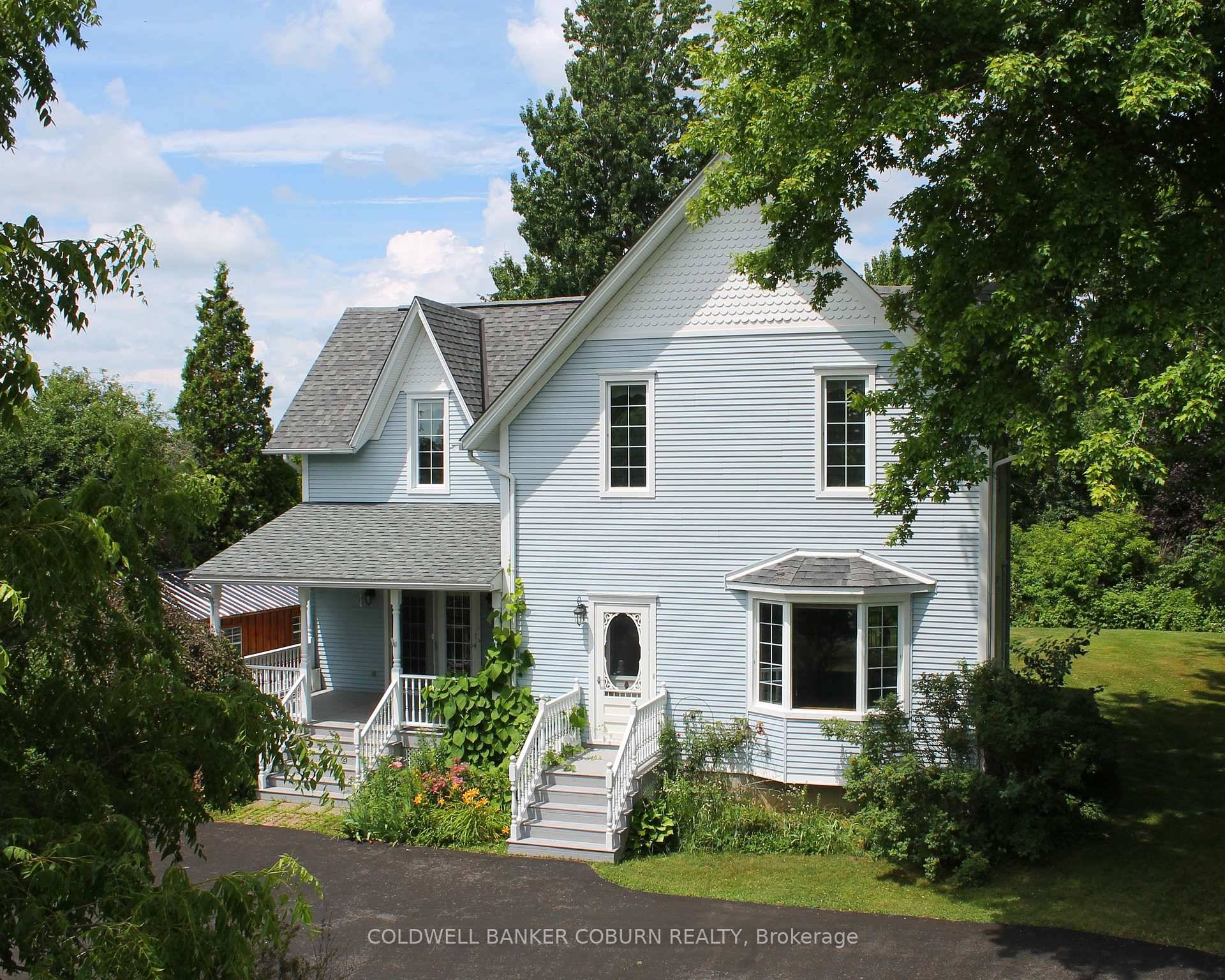 MAJESTIC CENTURY HOME WITH VIEWS OF THE ST.