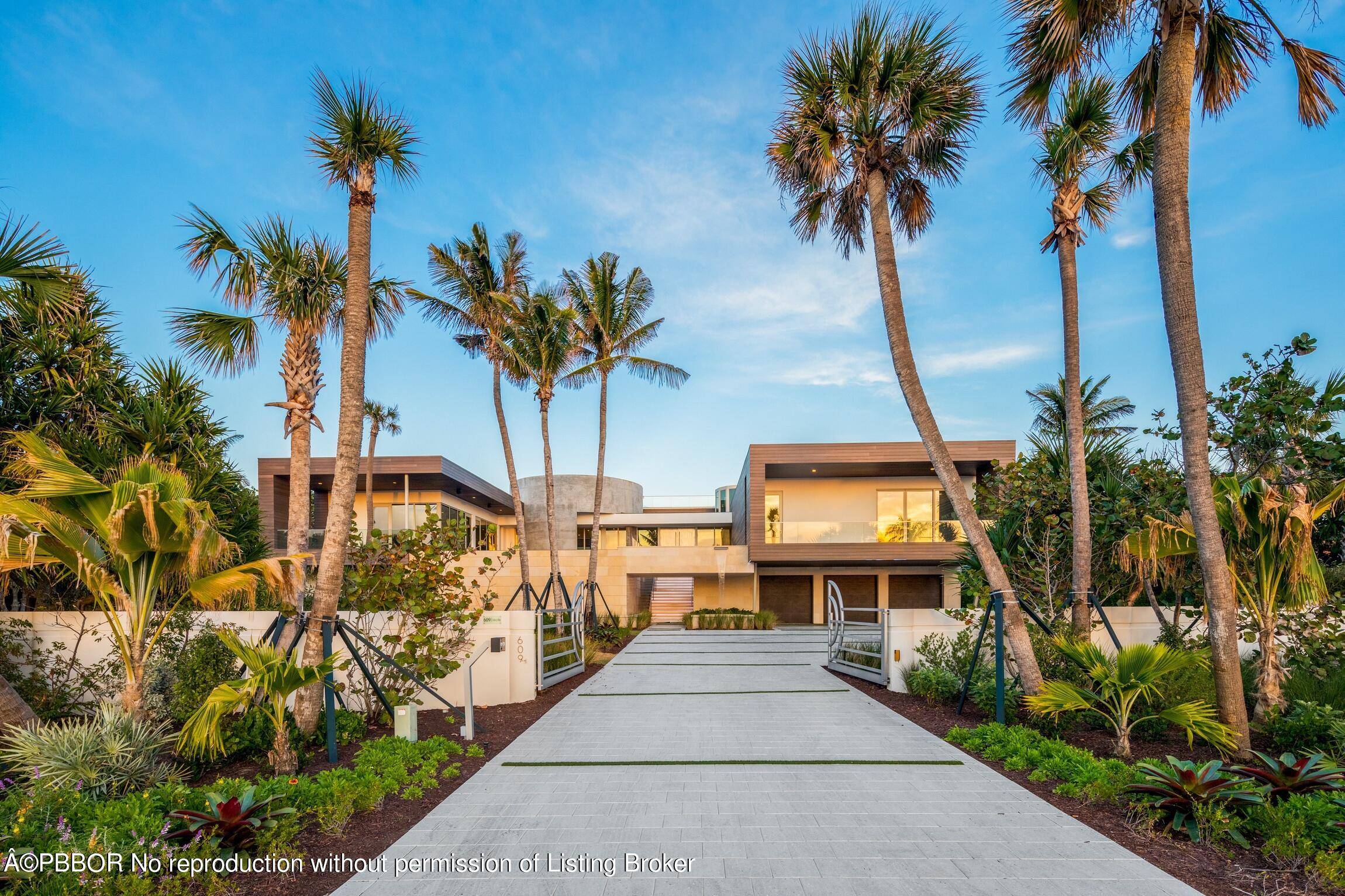 Cielo y Mar is the ONLY OCEAN TO INTRACOASTAL TO LAKE estate currently on the market in the ultra exclusive enclave of Jupiter Island.