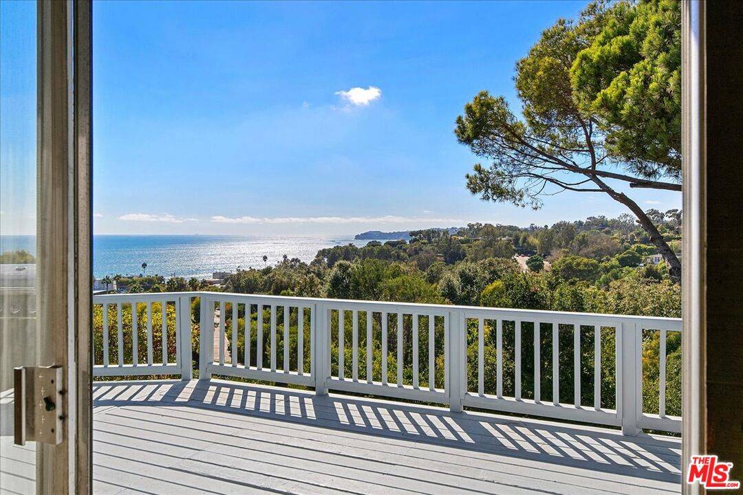 27071   Sea Vista Dr 4BR Malibu La