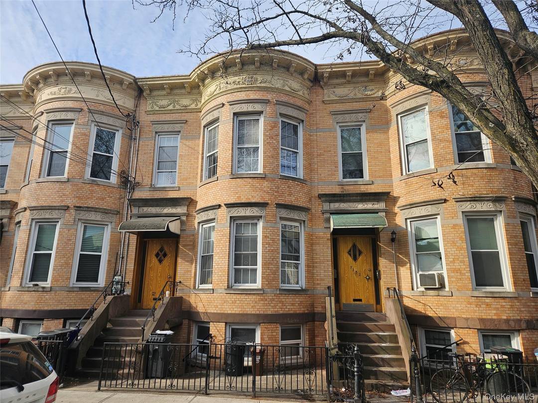 Spacious 2 Family Brick Townhouse in Prime Ridgewood Glendale Location Well maintained 2 family brick townhouse featuring 6 rms over 5 rms and a large walk in basement, ideally located ...