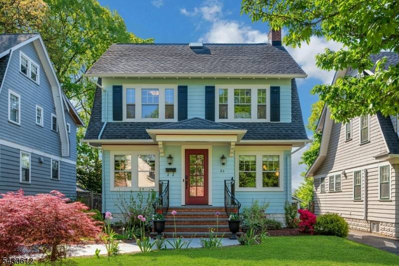 This beautifully updated 1928 Colonial in the South End perfectly balances period architectural details with modern upgrades.