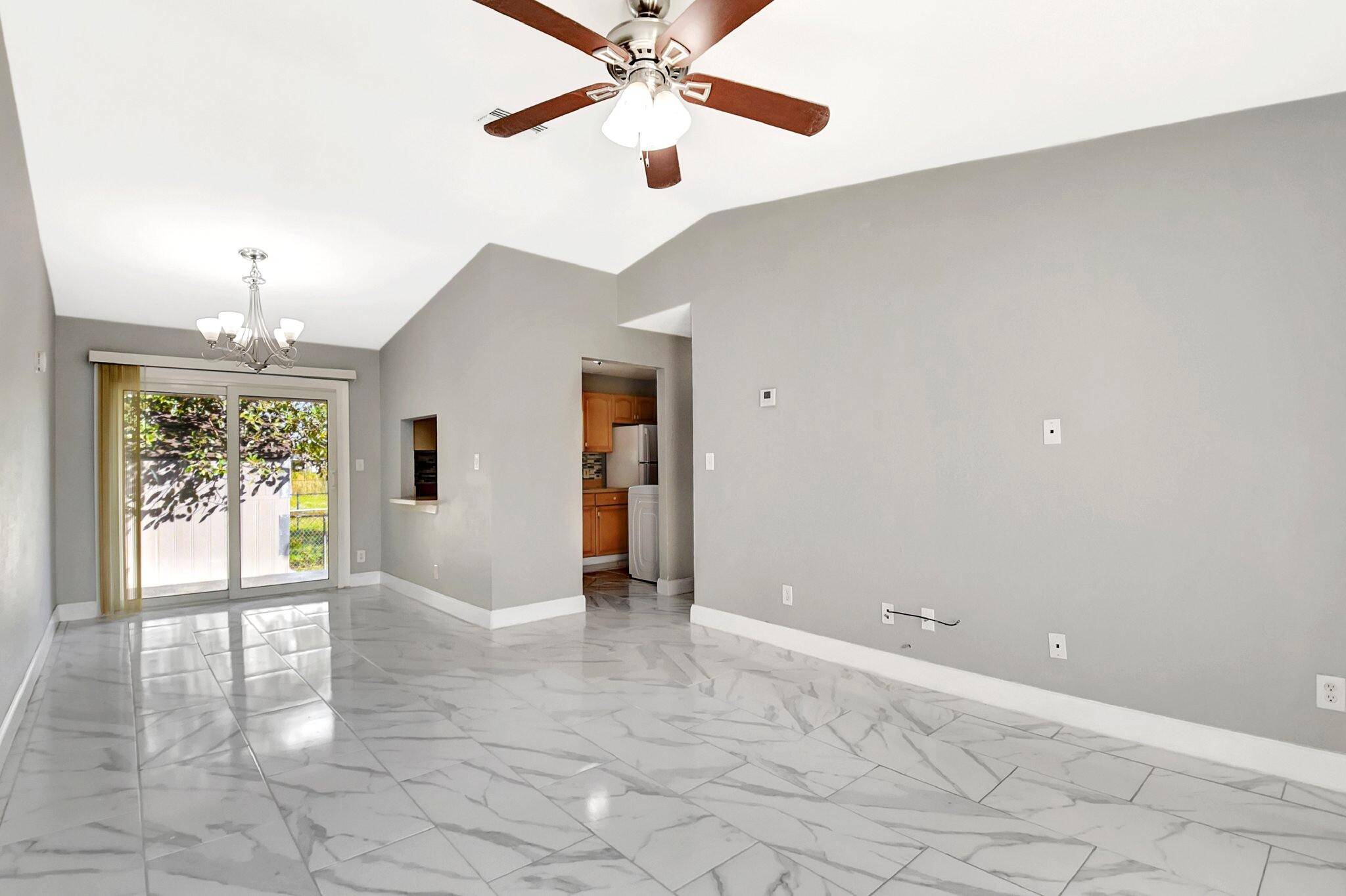 Sellers are willing to contribute toward the buyer's closing costs !