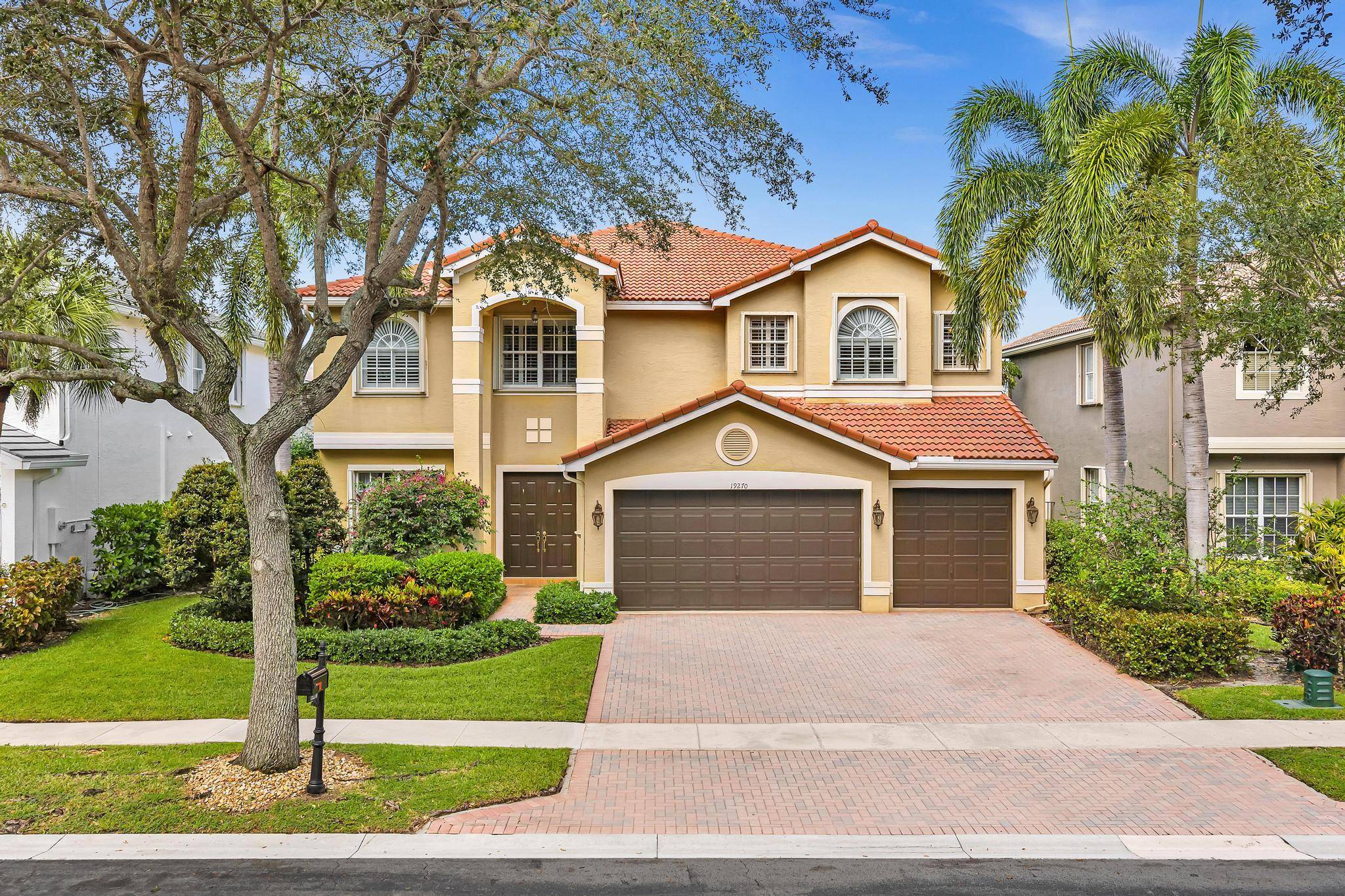 This elegant and well maintained 4 bedroom, 4 bathroom home offers a balanced combination of comfort, style, and thoughtful design.