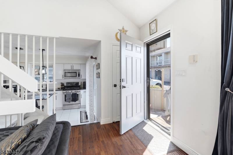 Spacious and inviting 2 bedroom townhome with loft for rent in the desirable Whitehall Manor community in Somerset.